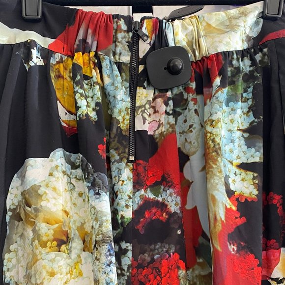 ALICE + OLIVIA Floral Print A-Line Mini Skirt - Picture 4 of 8